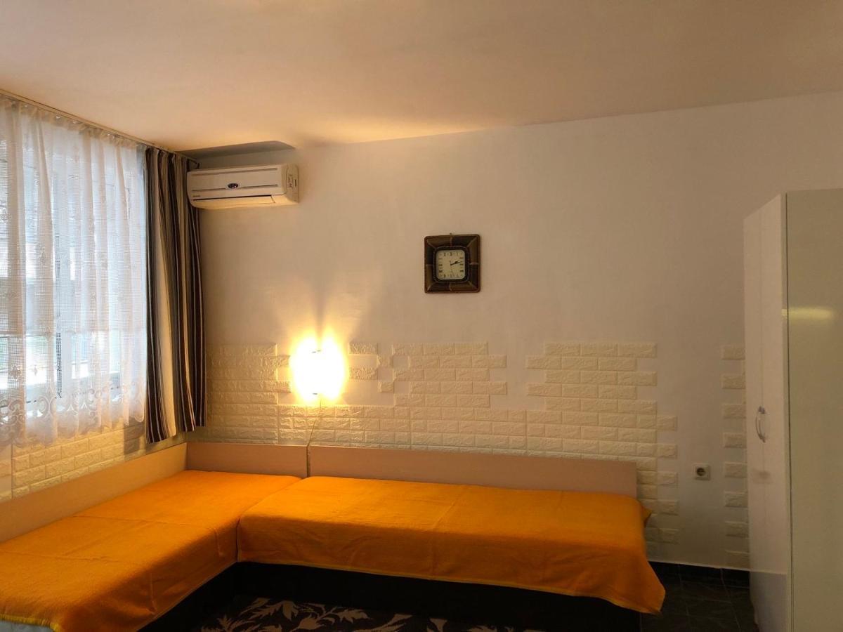 Боксониера Georgi Georgiev Apartment Varna Exterior foto